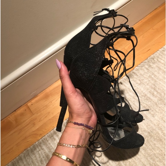 Stuart Weitzman lace up leg wrap heels - Picture 3 of 6